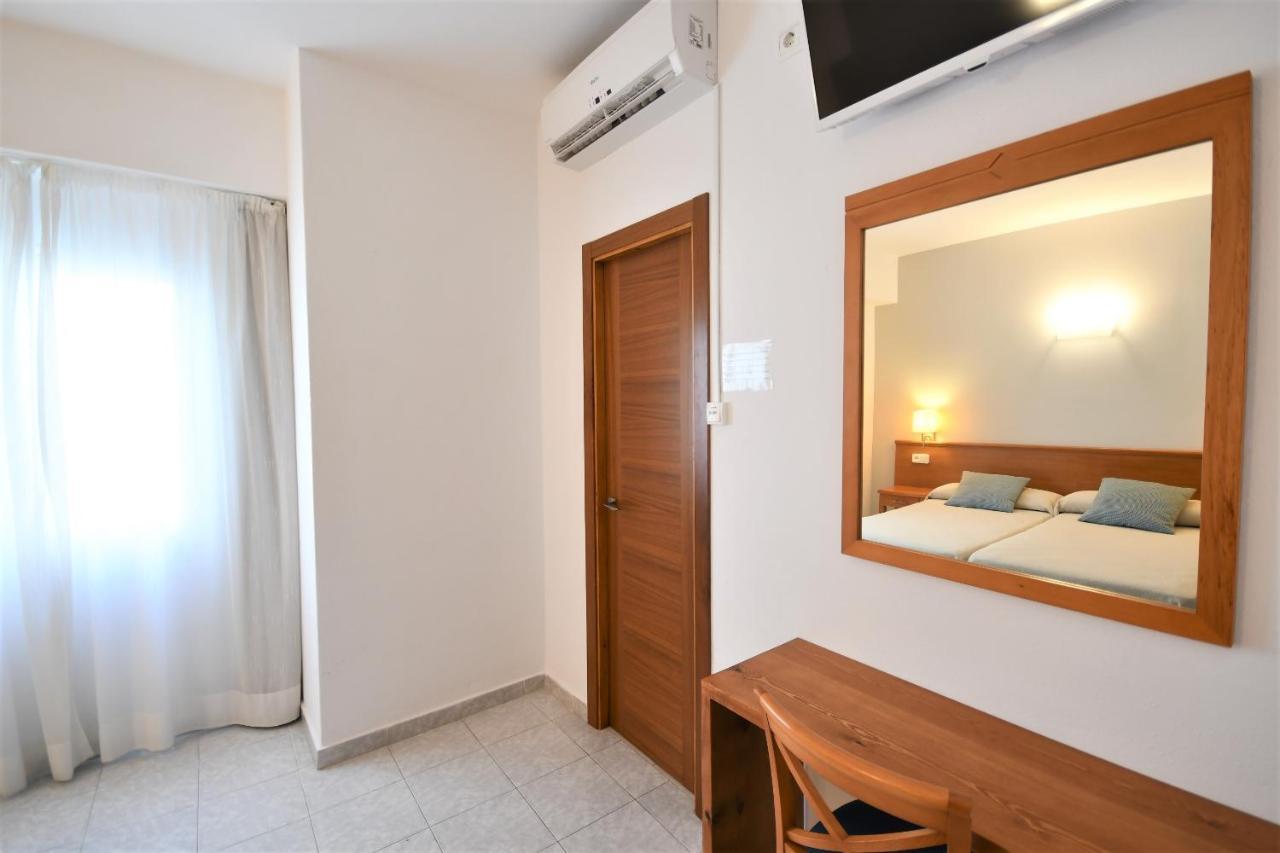 Hostal Mallorca San Antonio  Eksteriør billede