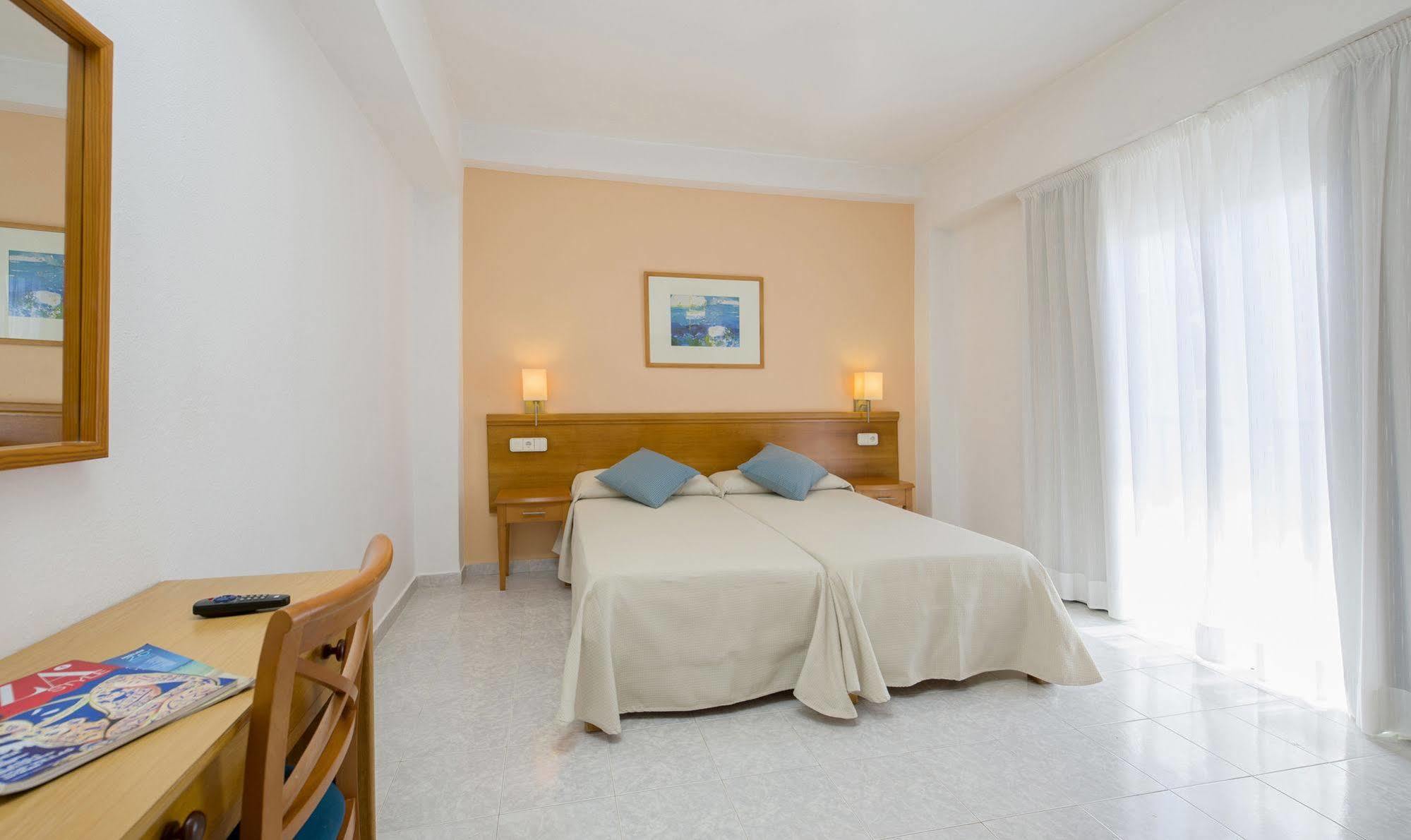 Hostal Mallorca San Antonio  Eksteriør billede